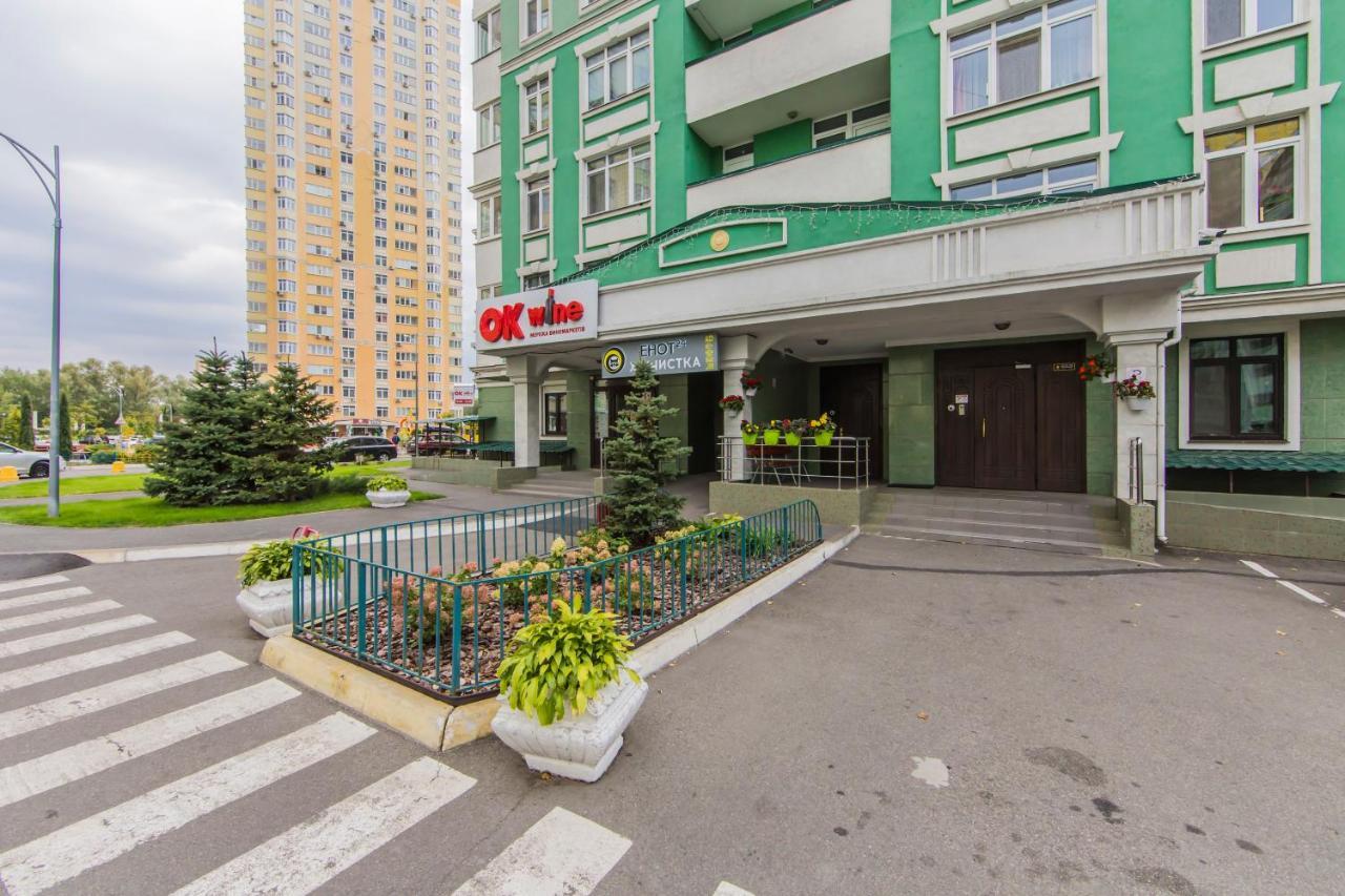 Великолепные апартаменты мет Дарница Левобережная Киев Экстерьер фото